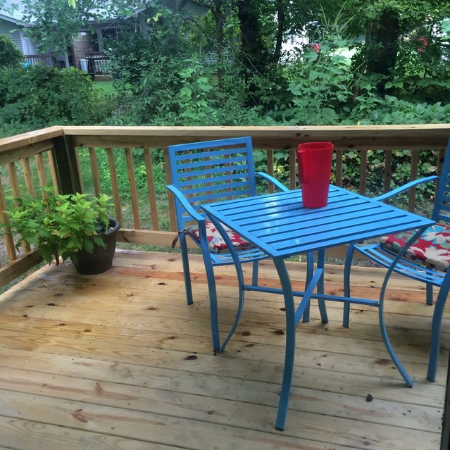 Hickory Grove - Private balconies/decks