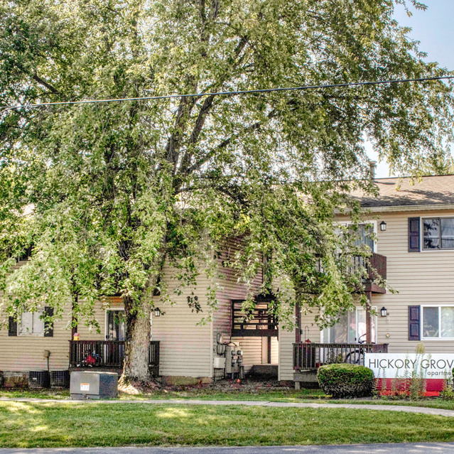 Hickory Grove - Well maintained grounds